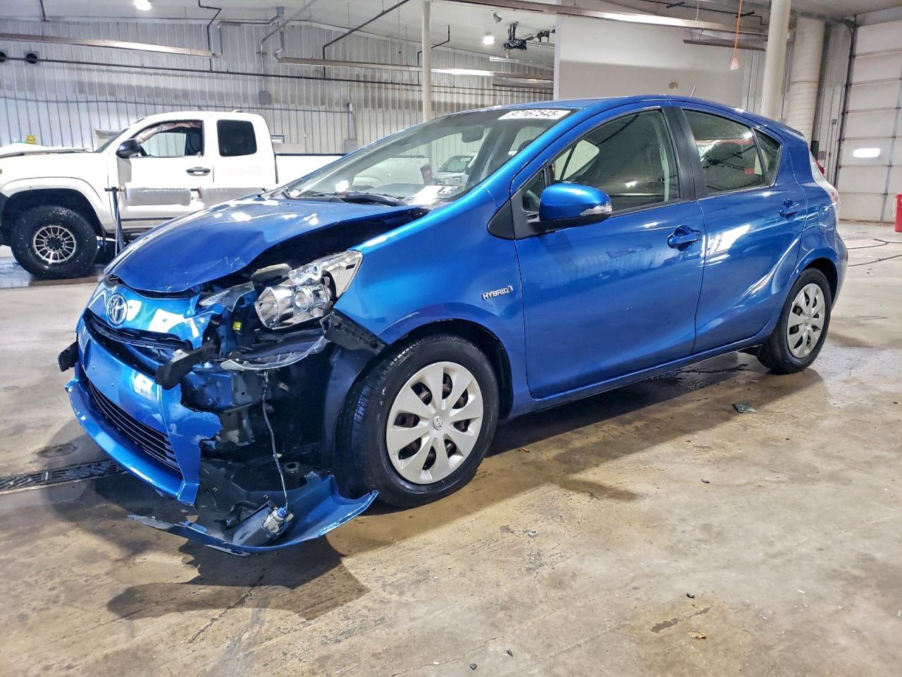 TOYOTA PRIUS C 2013