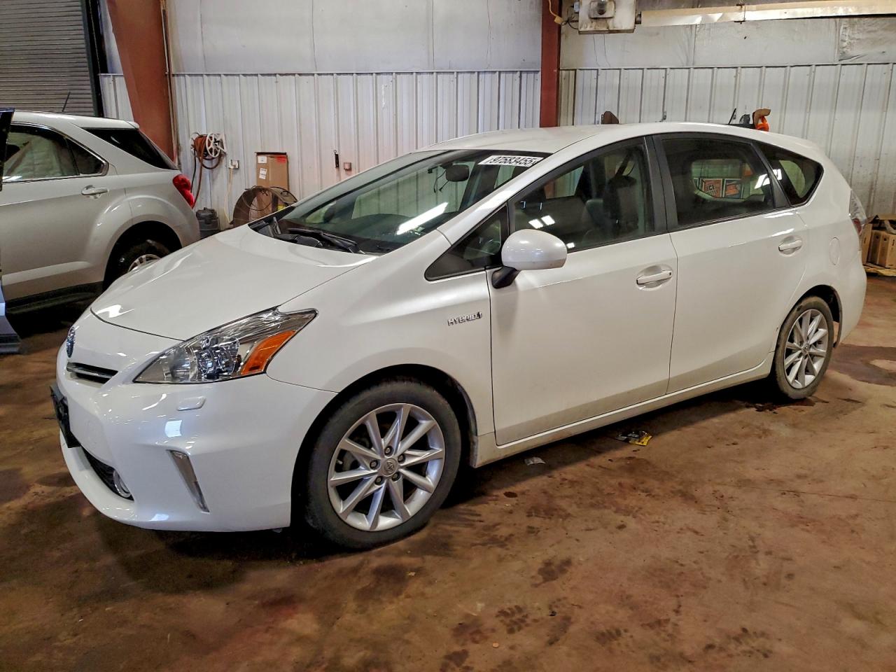 TOYOTA PRIUS V 2012