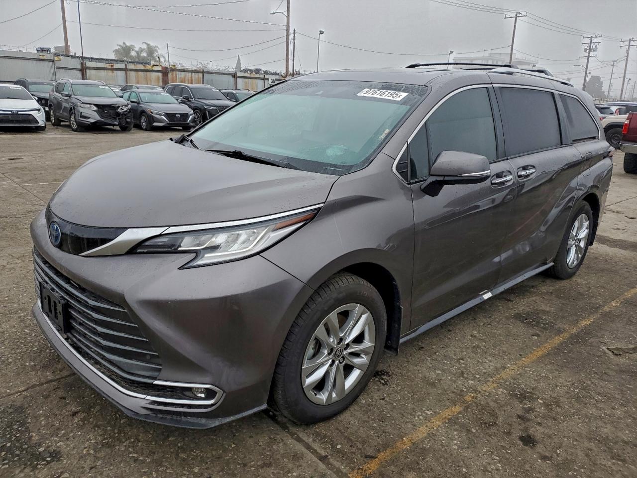 TOYOTA SIENNA LIM 2023