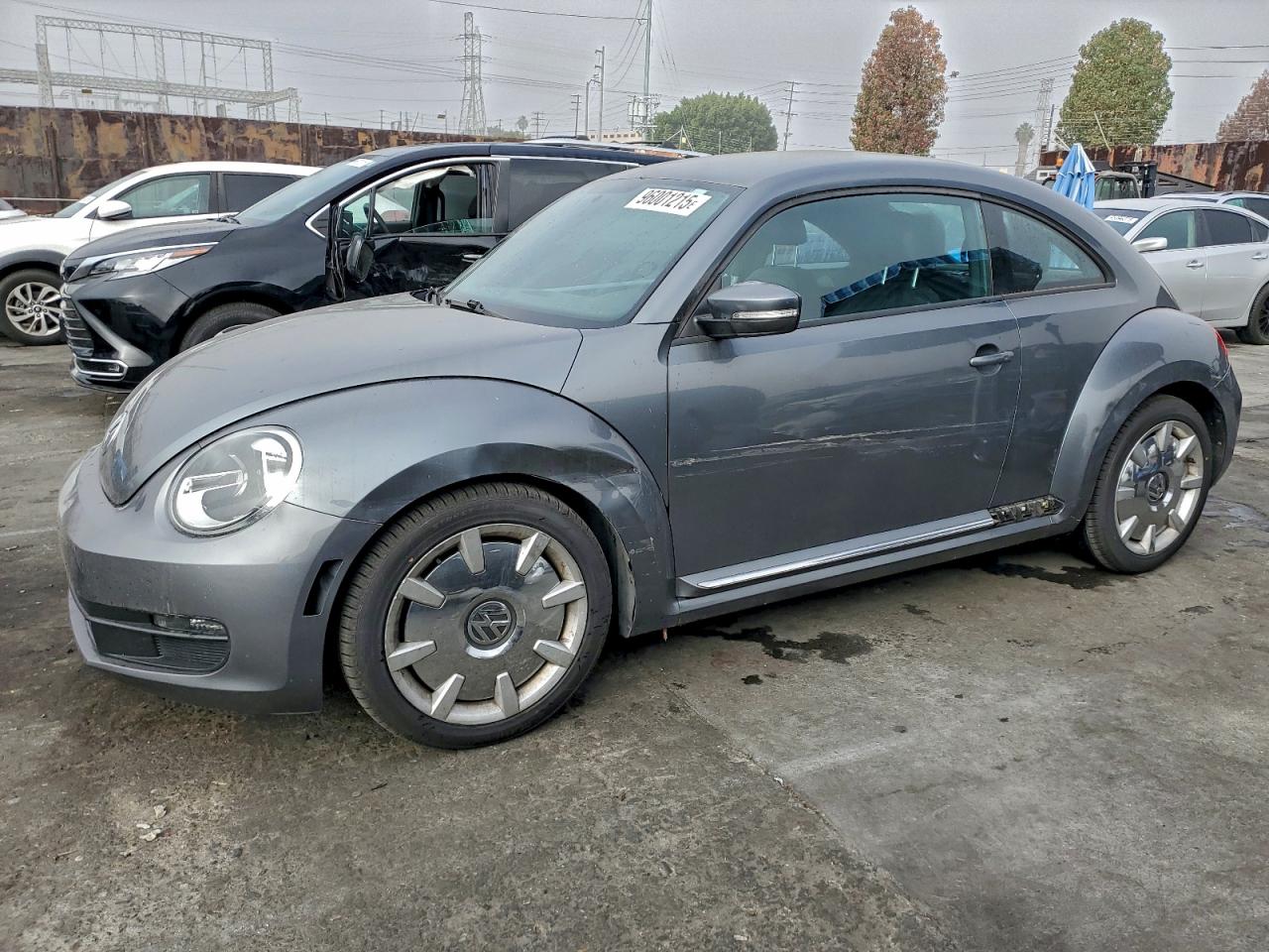 VOLKSWAGEN BEETLE 2012