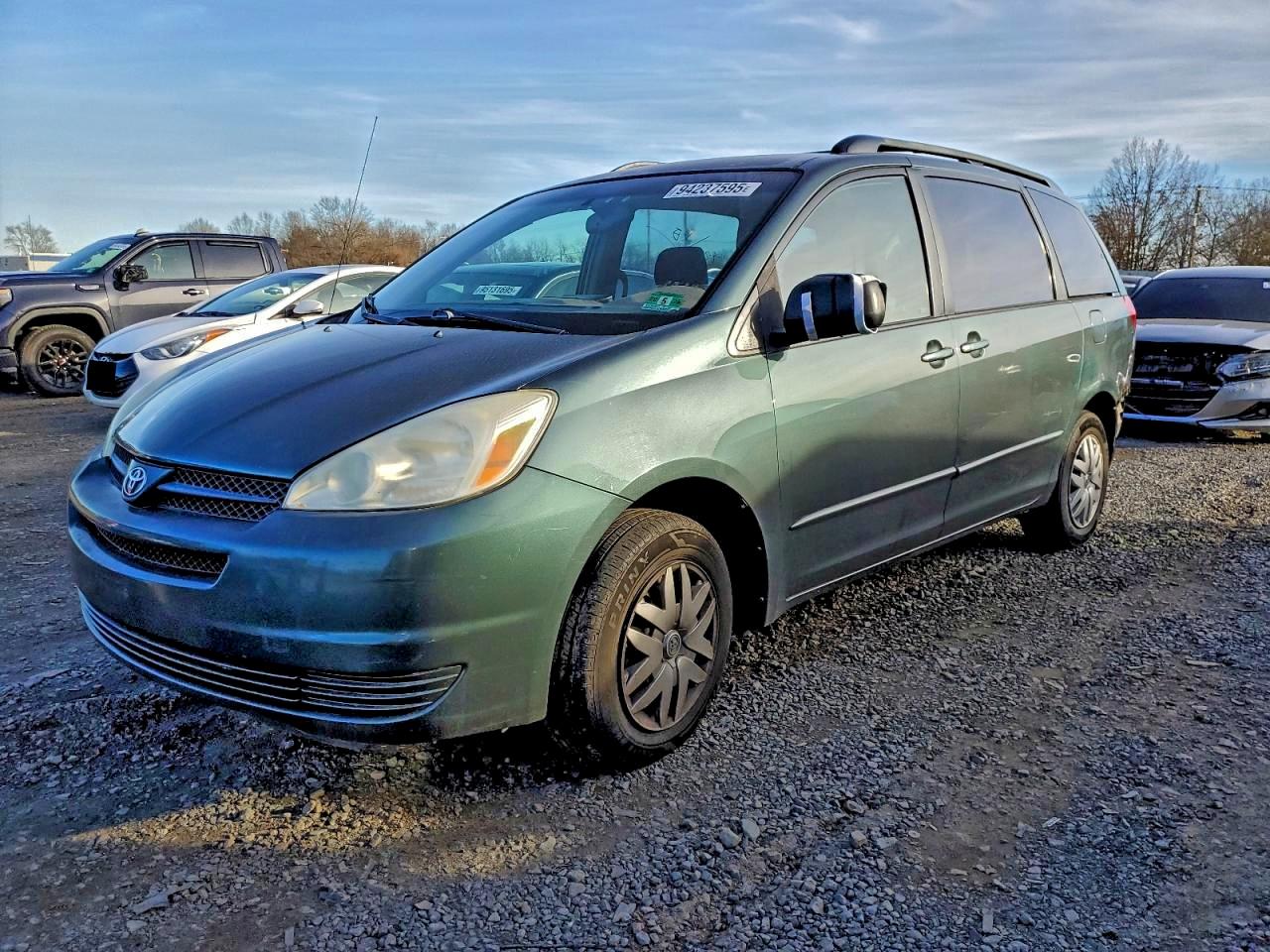 TOYOTA SIENNA CE 2004