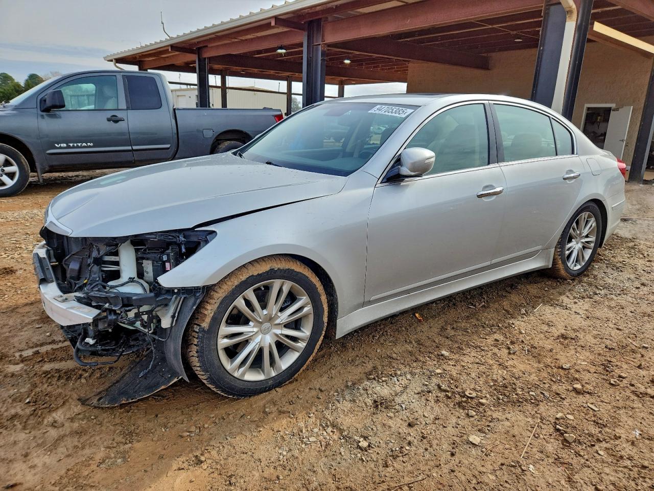 HYUNDAI GENESIS 3. 2012