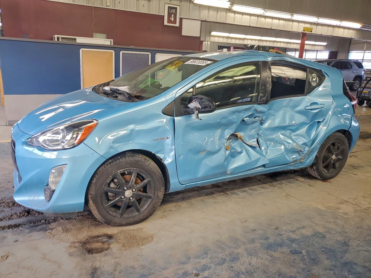 TOYOTA PRIUS C 2015