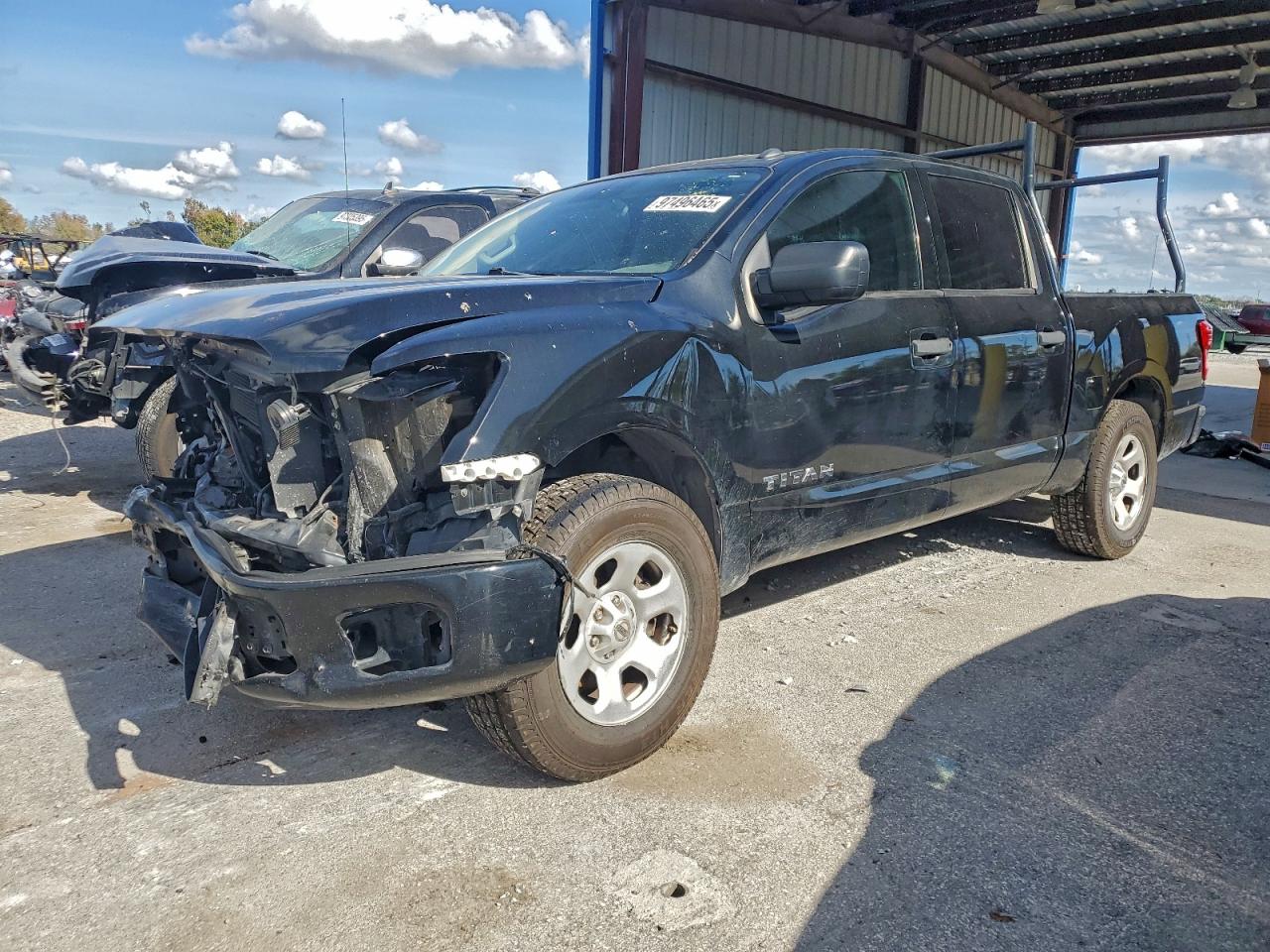 NISSAN TITAN 2019