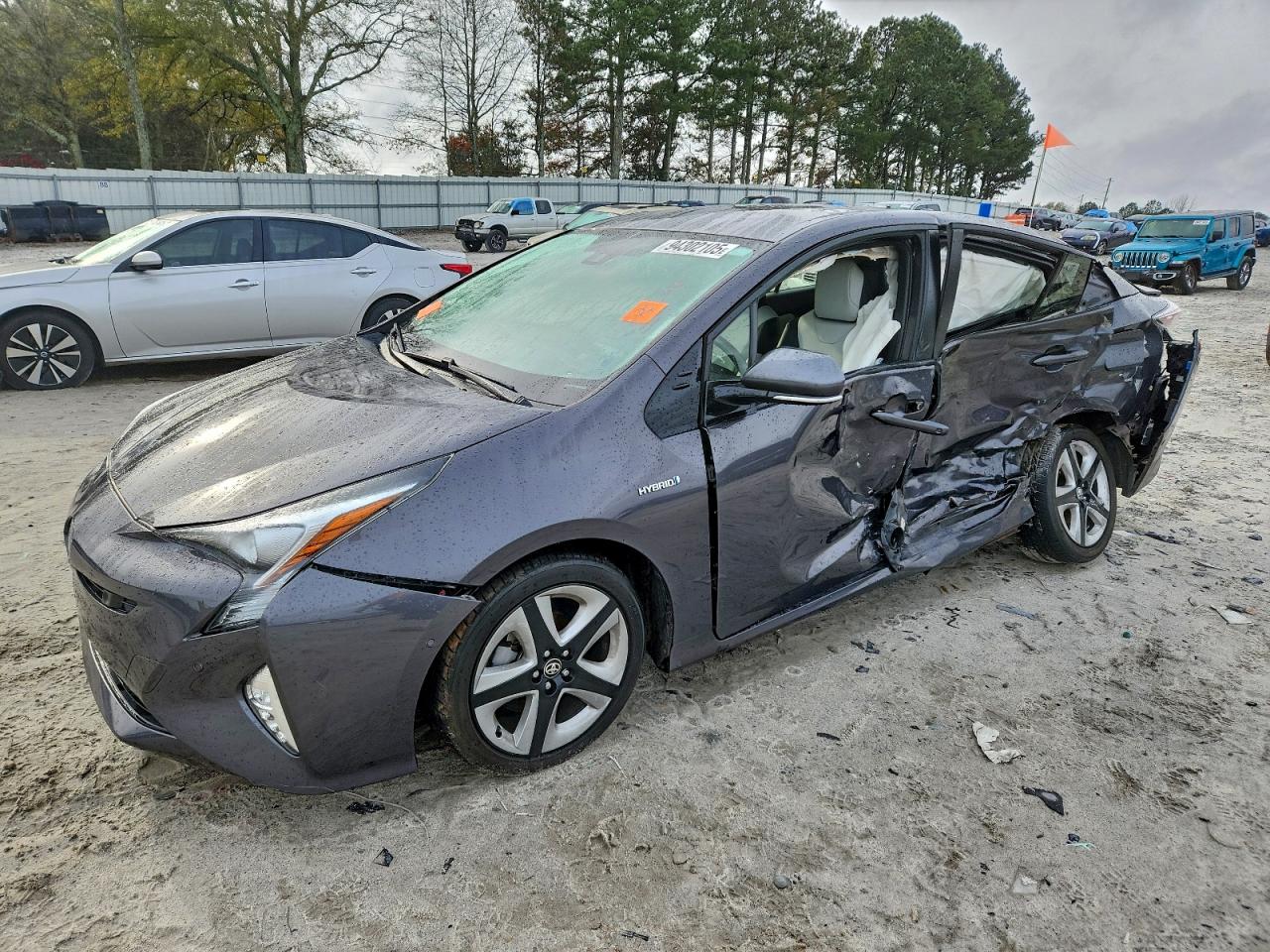 TOYOTA PRIUS 2017