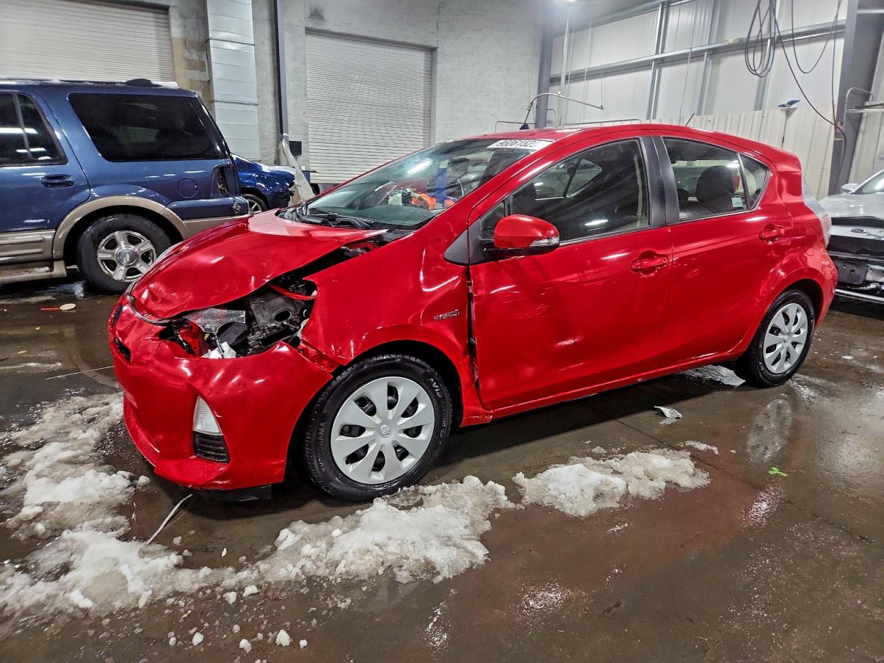 TOYOTA PRIUS C 2013