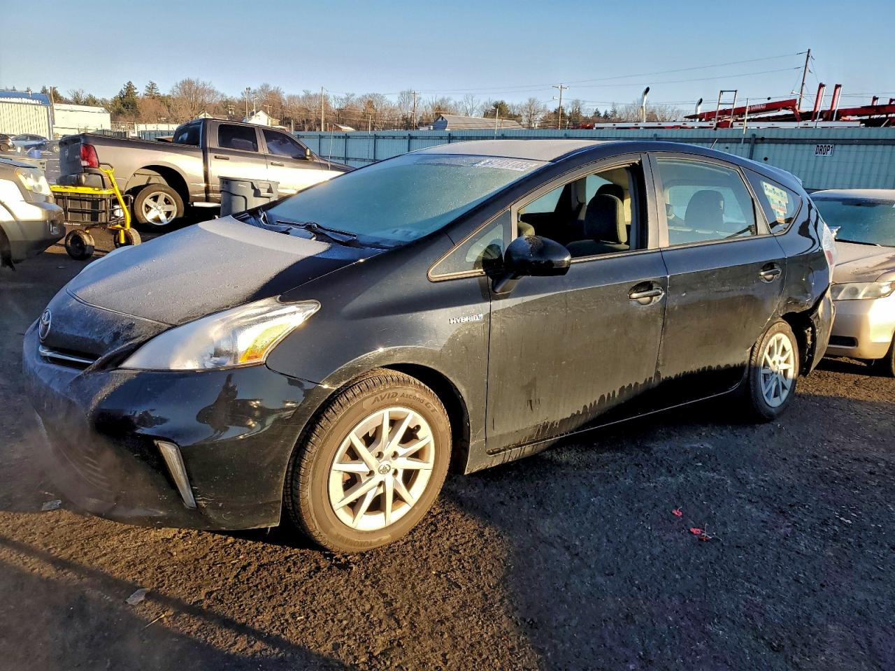 TOYOTA PRIUS V 2012