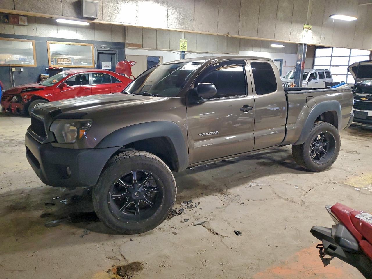 TOYOTA TACOMA ACC 2012