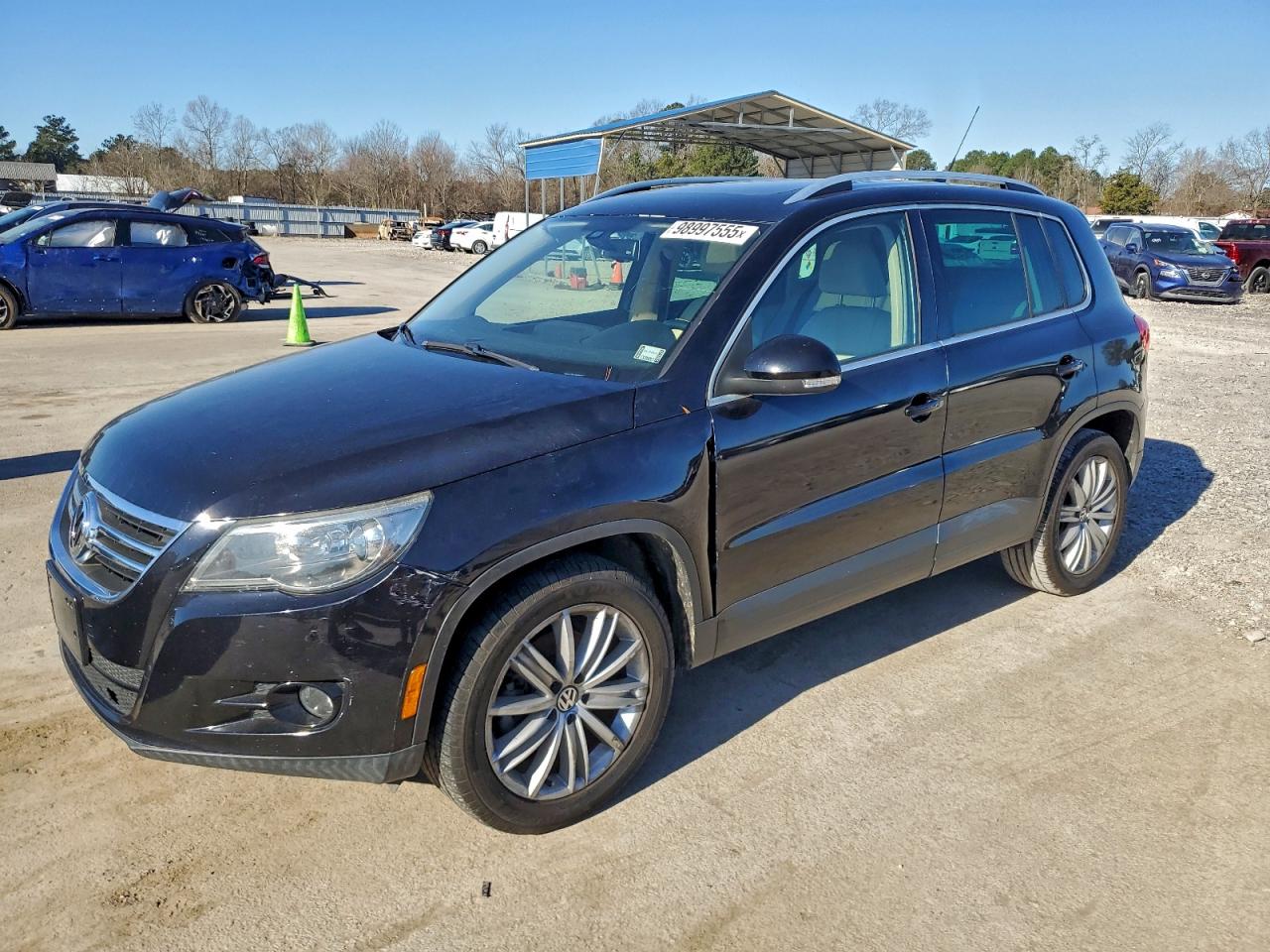 VOLKSWAGEN TIGUAN S 2011