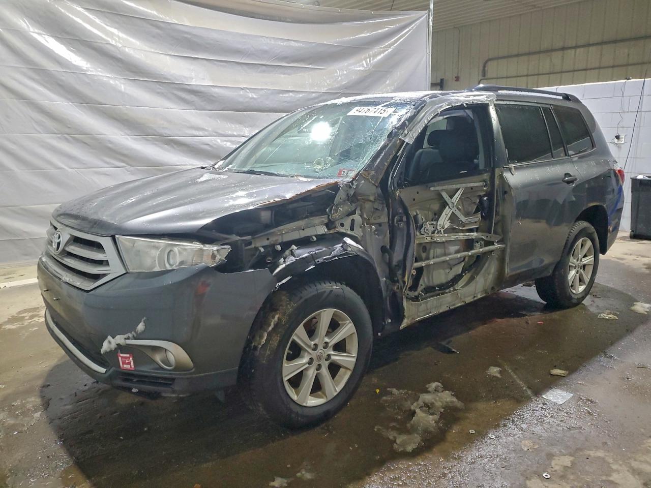 TOYOTA HIGHLANDER 2013
