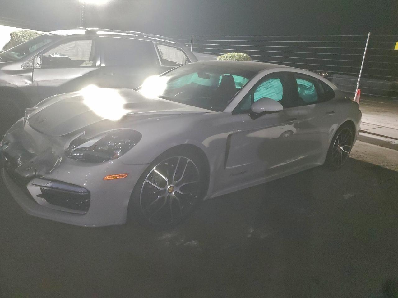 PORSCHE PANAMERA B 2023