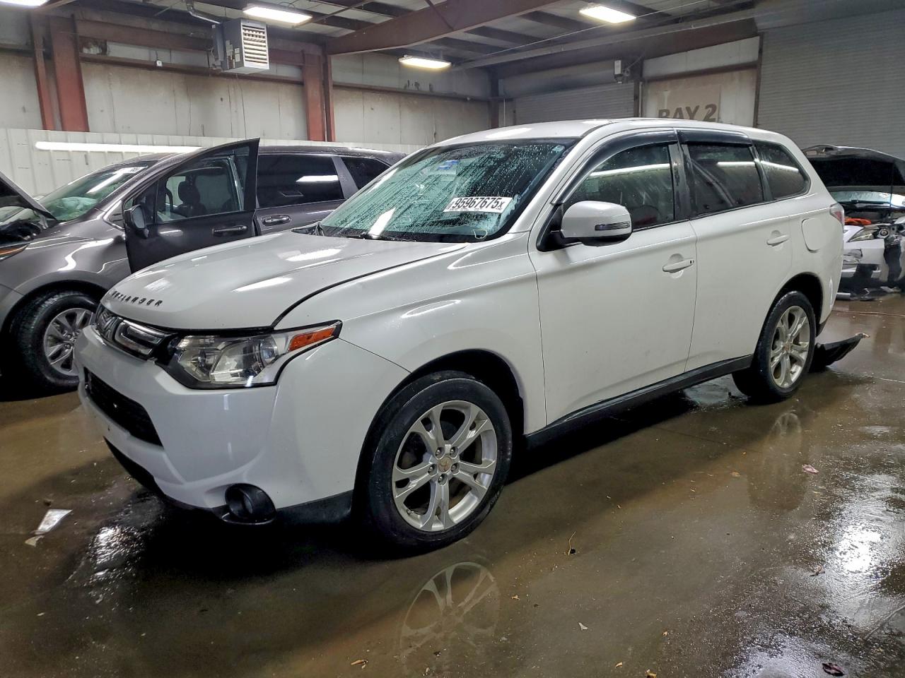 MITSUBISHI OUTLANDER 2014