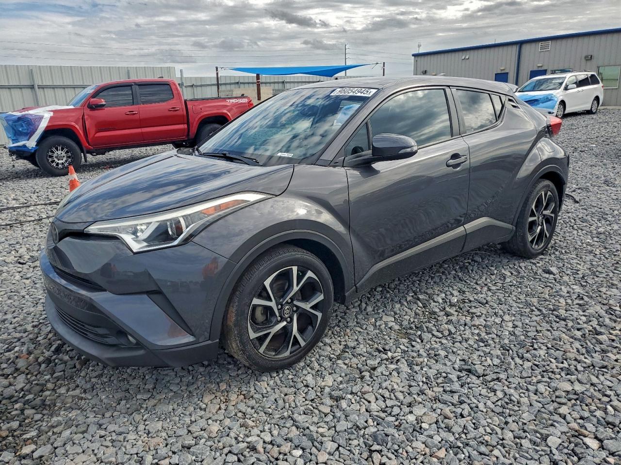 TOYOTA C-HR XLE 2018