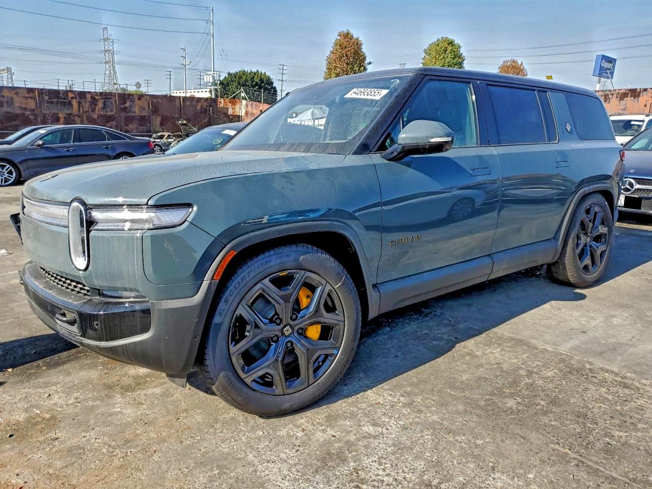 RIVIAN R1S 2025