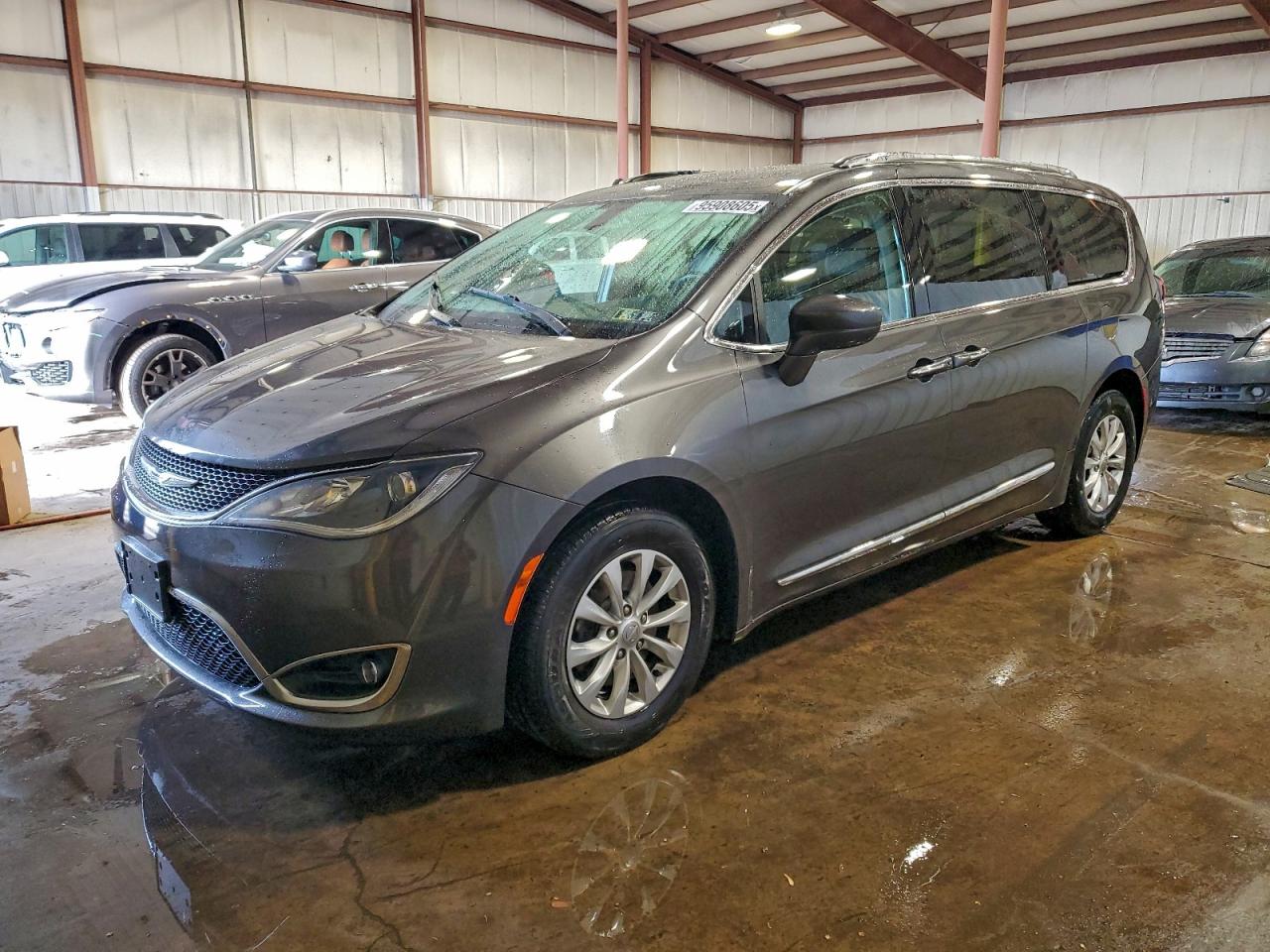 CHRYSLER PACIFICA 2018