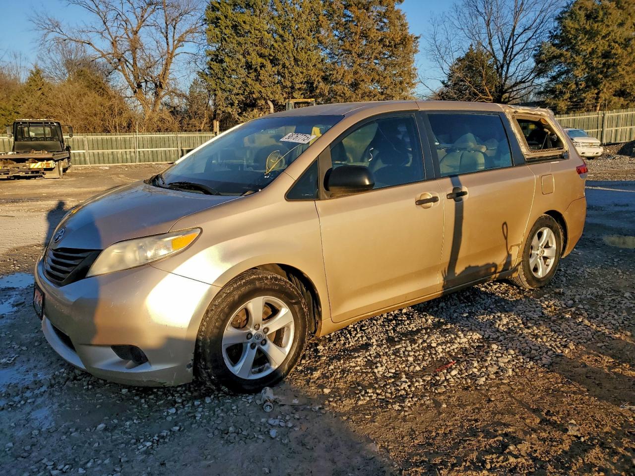 TOYOTA SIENNA 2011