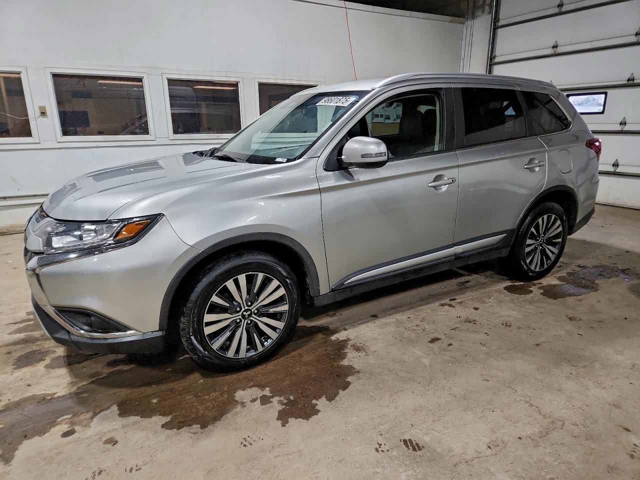 MITSUBISHI OUTLANDER 2020