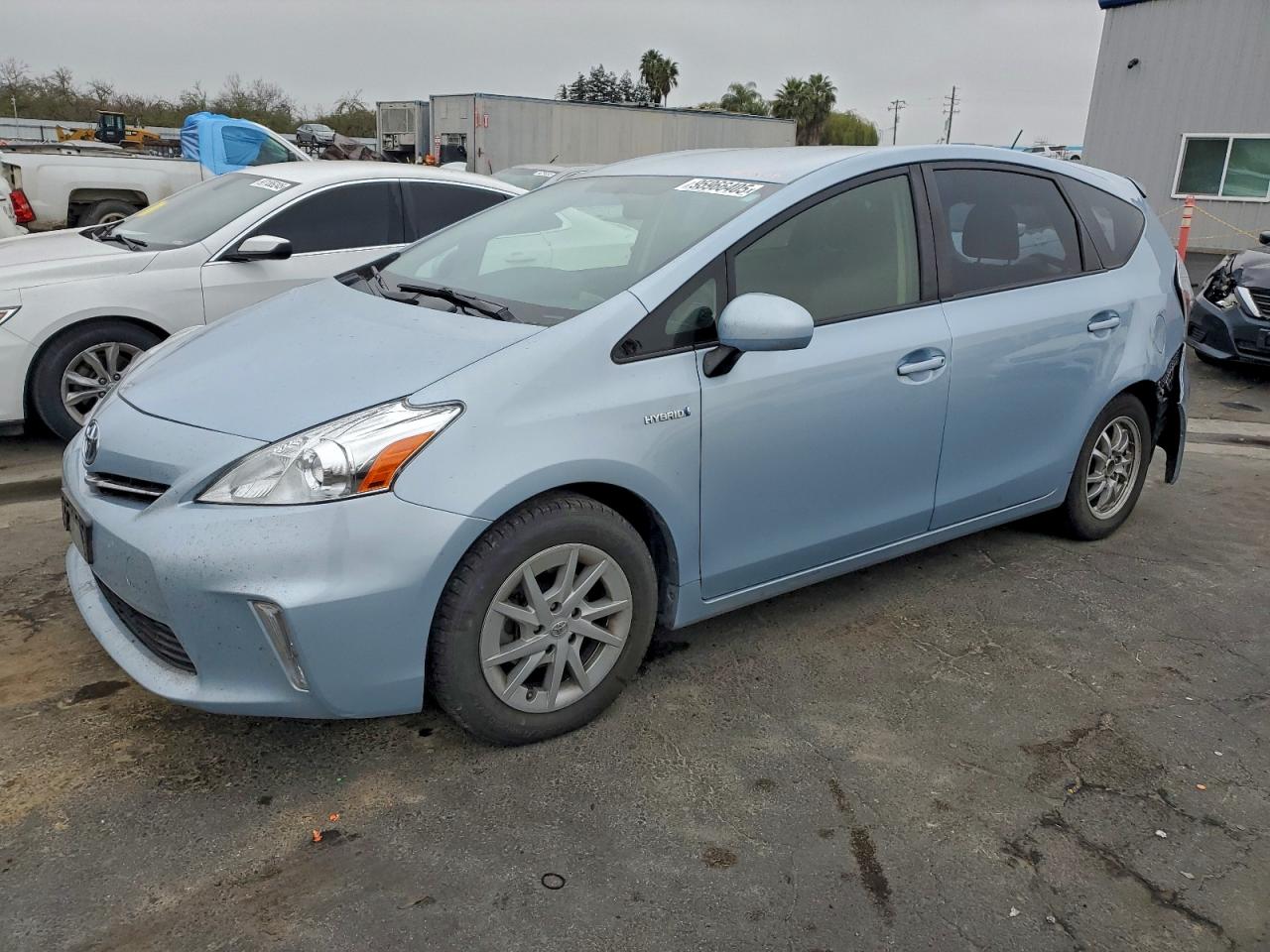 TOYOTA PRIUS V 2014