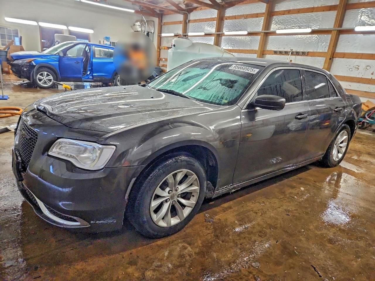 CHRYSLER 300 TOURIN 2021