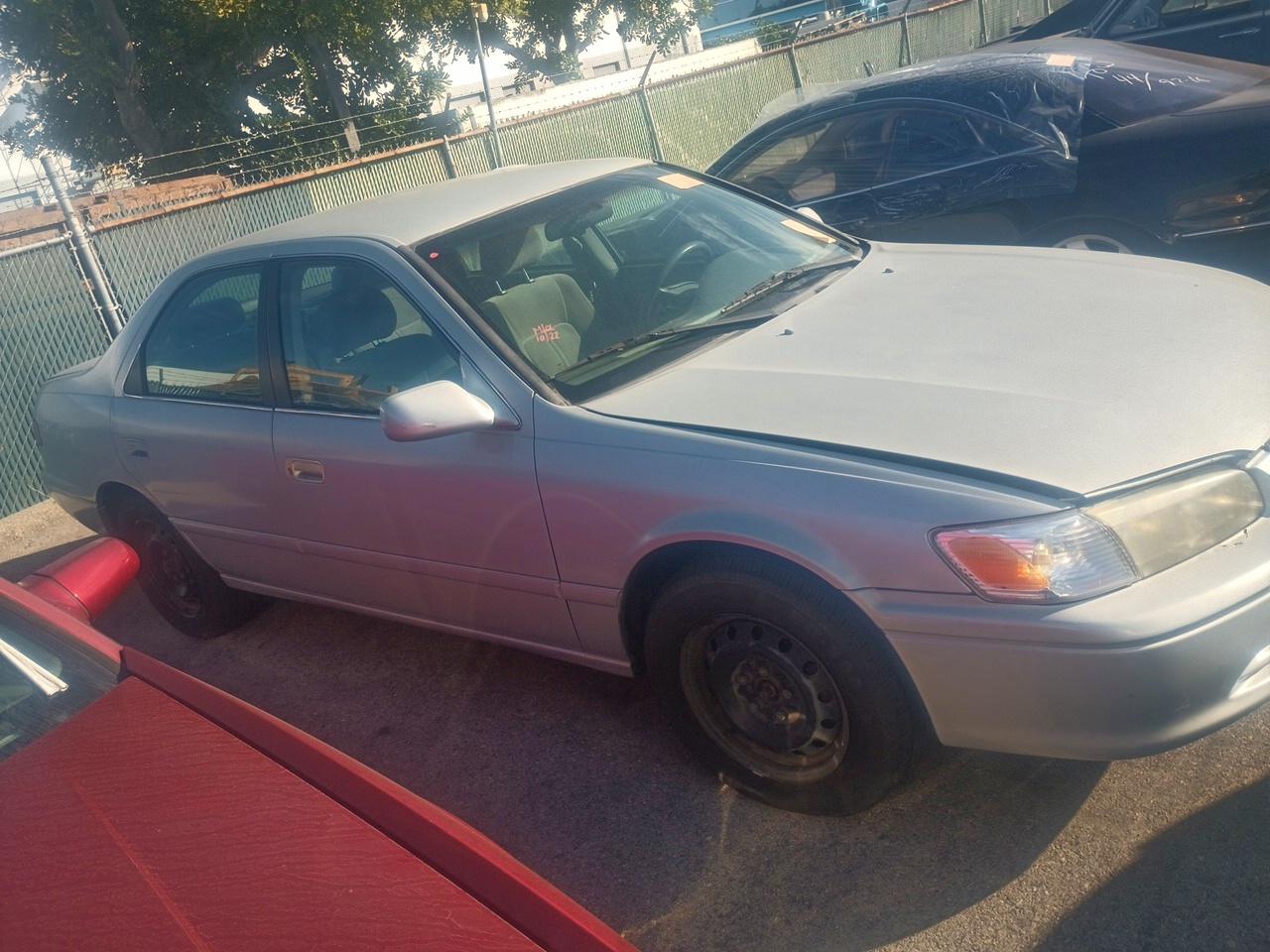 TOYOTA CAMRY CE 2001