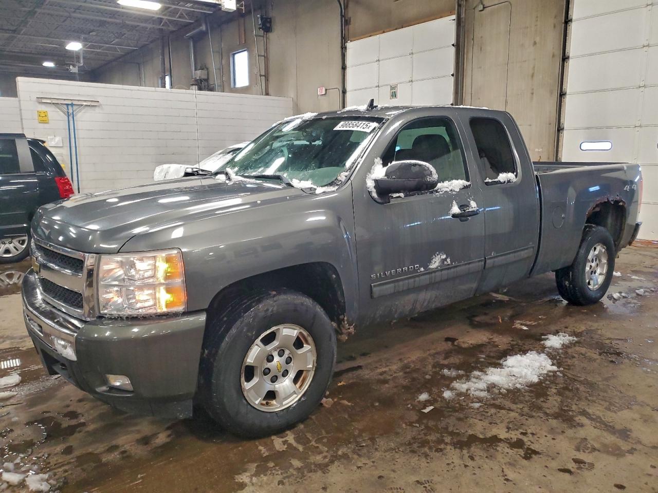 CHEVROLET SILVERADO 2011
