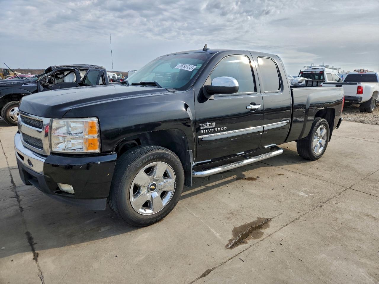 CHEVROLET SILVERADO 2011