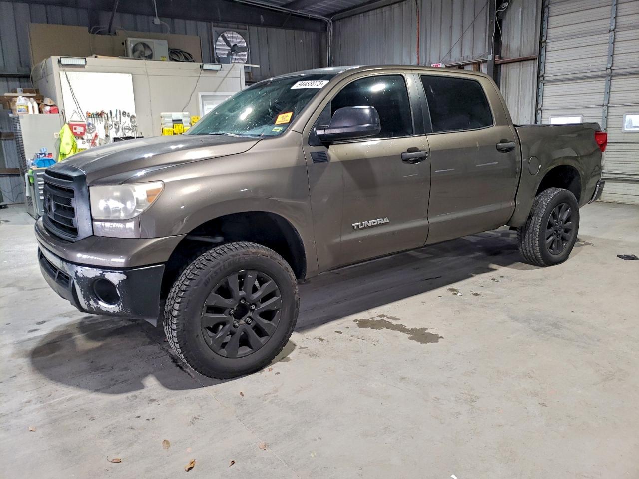 TOYOTA TUNDRA 2011