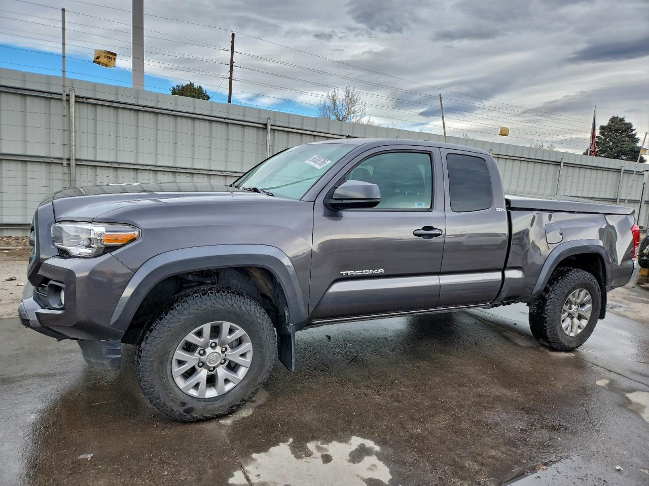 TOYOTA TACOMA ACC 2017