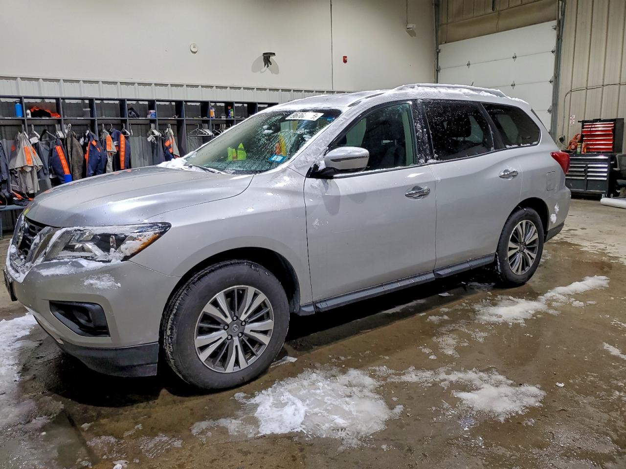 NISSAN PATHFINDER 2017