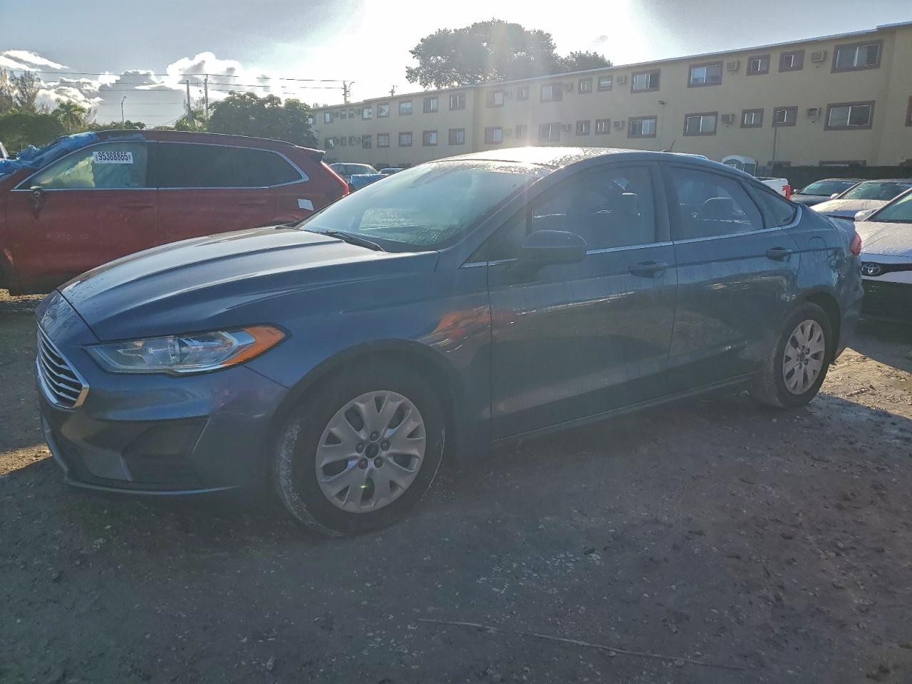 FORD FUSION S 2019