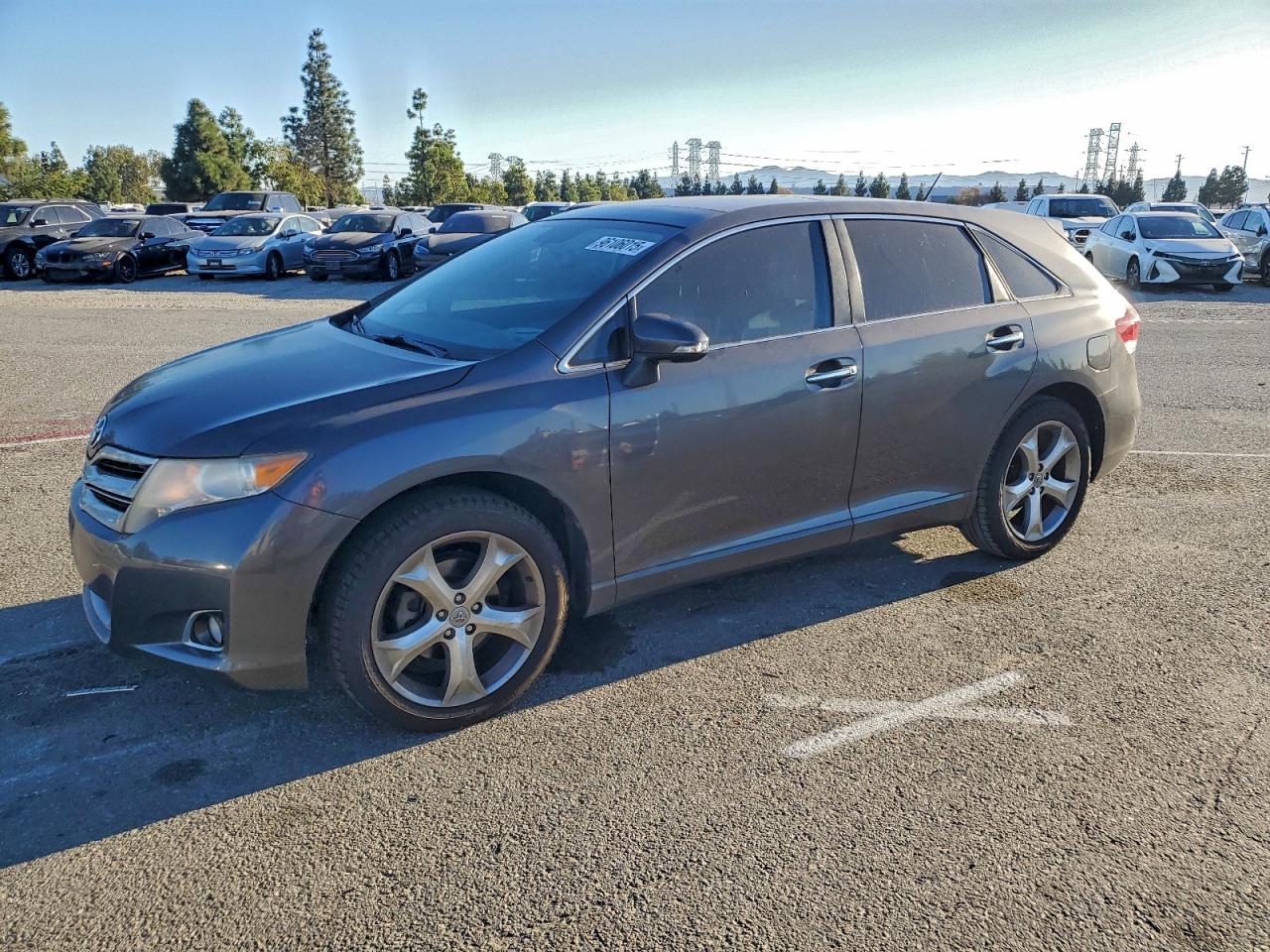 TOYOTA VENZA LE 2013
