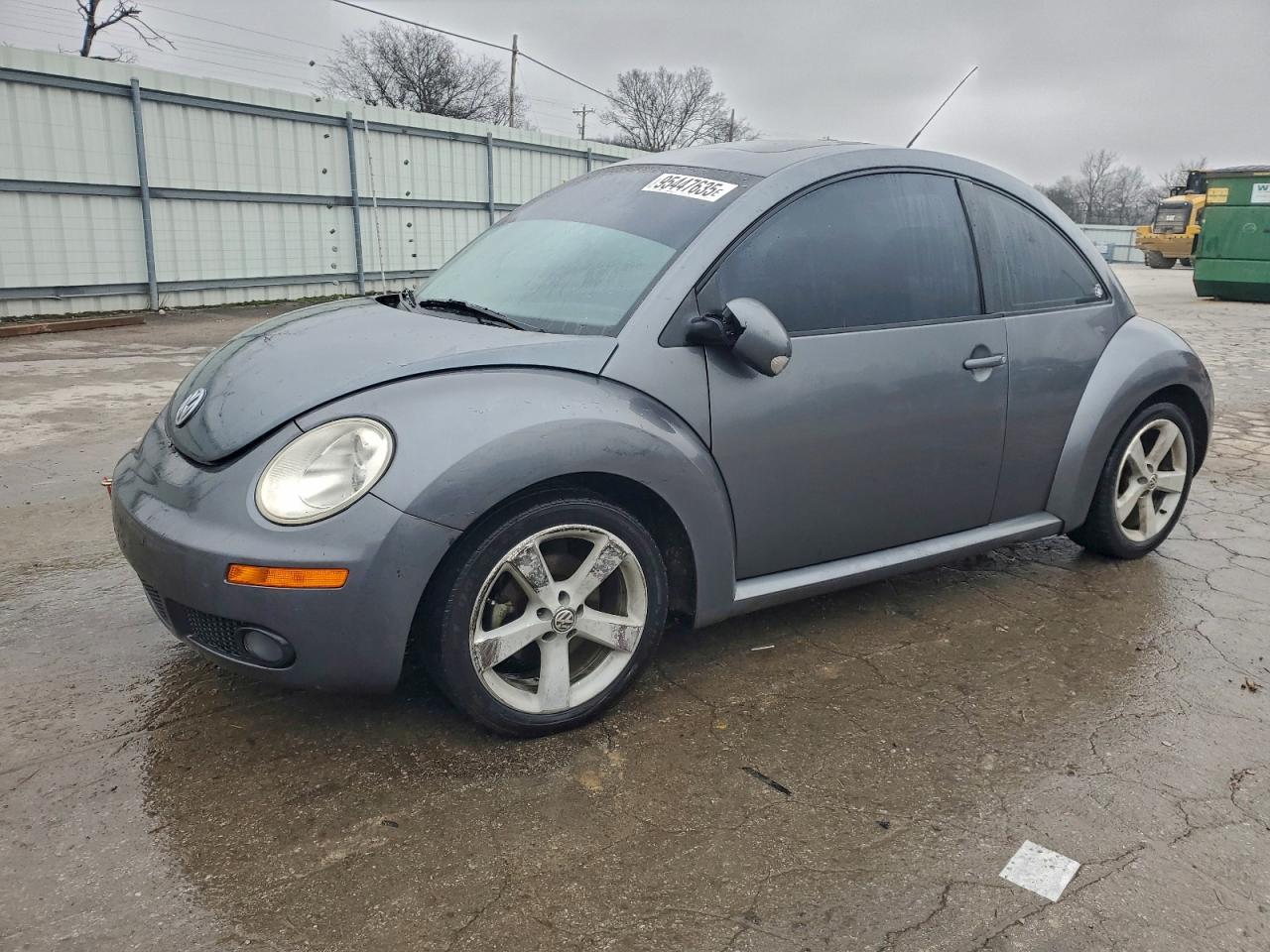 VOLKSWAGEN NEW BEETLE 2006