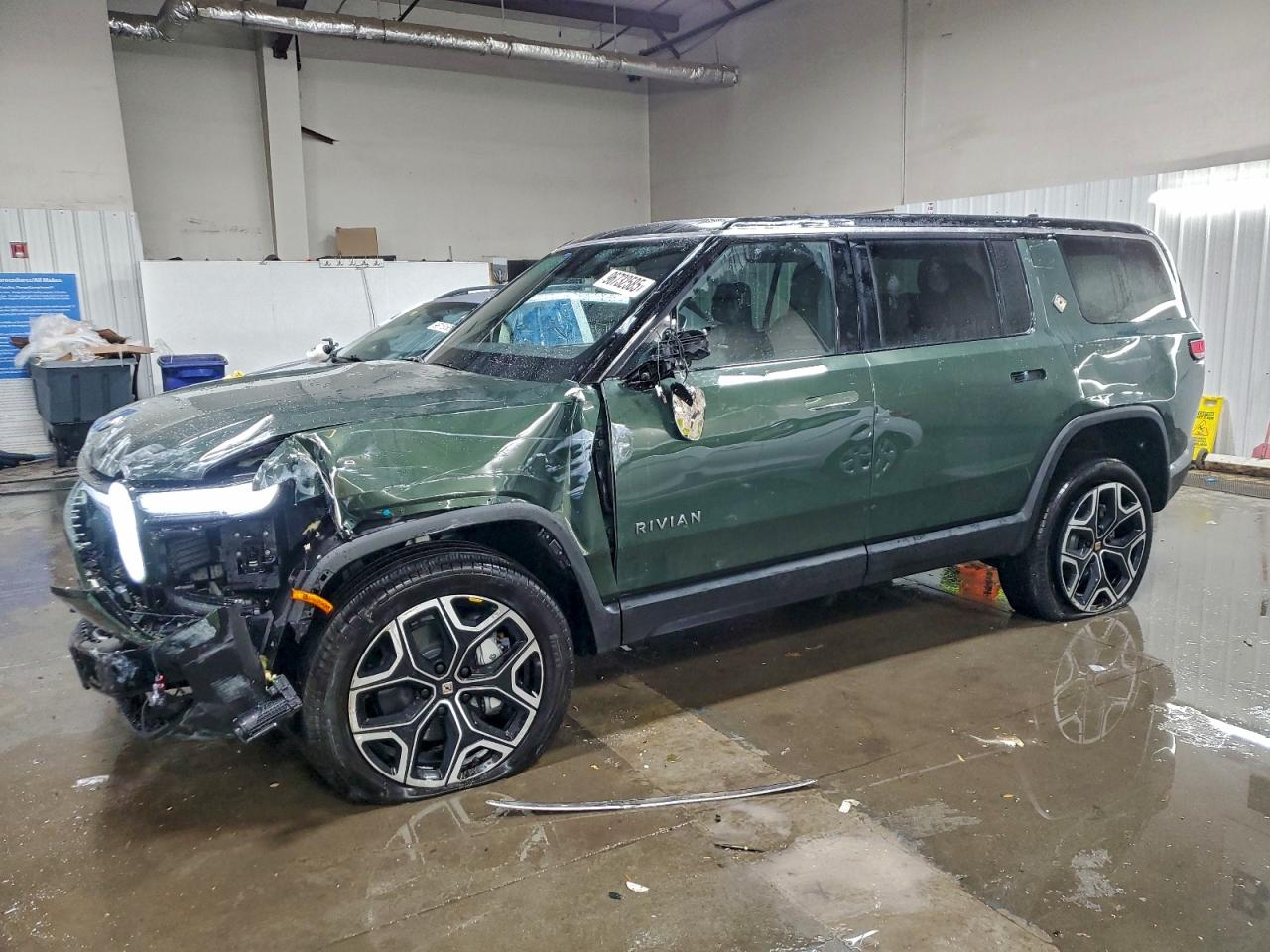 RIVIAN R1S ADVENT 2026