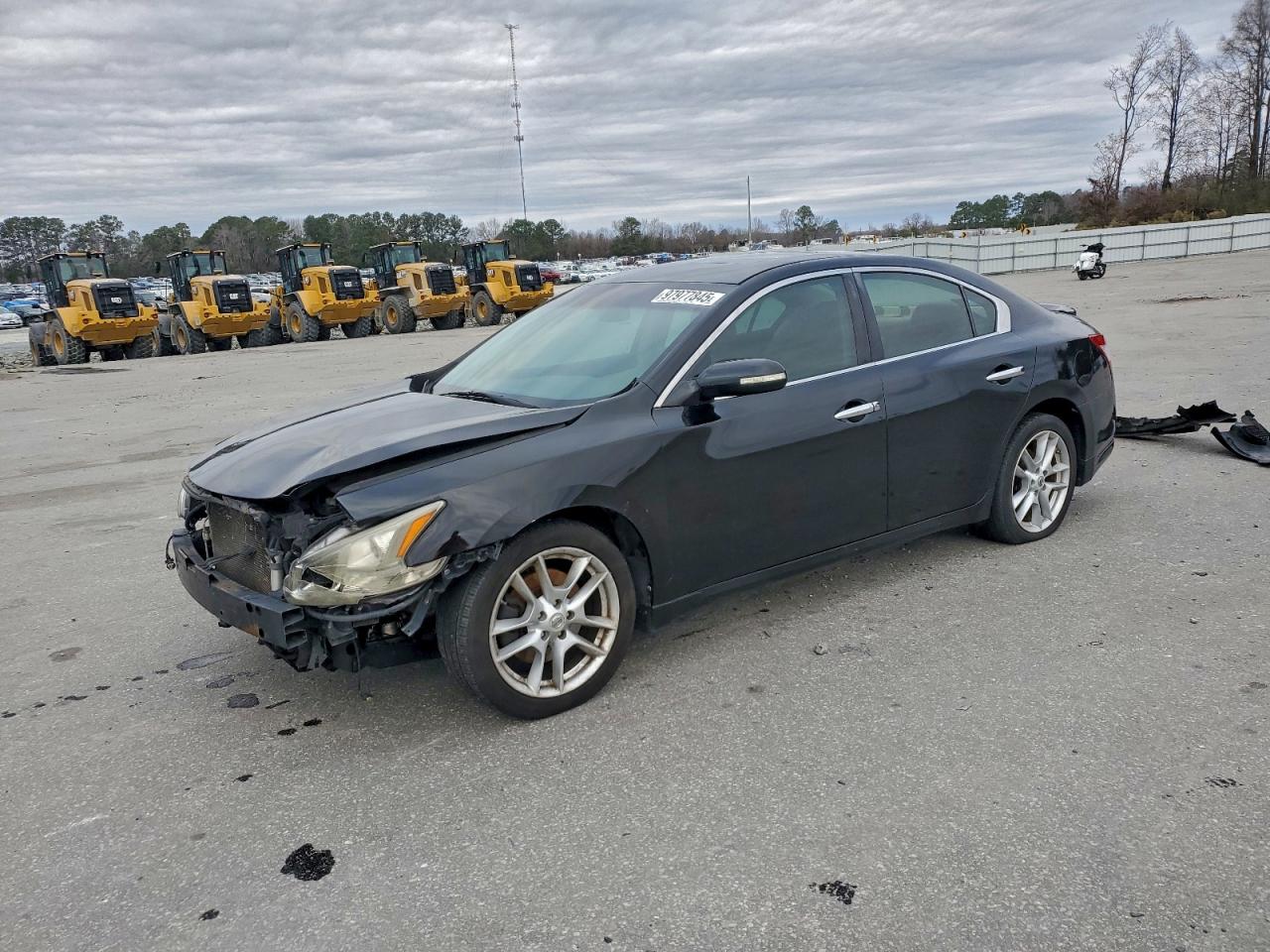 NISSAN MAXIMA 2010