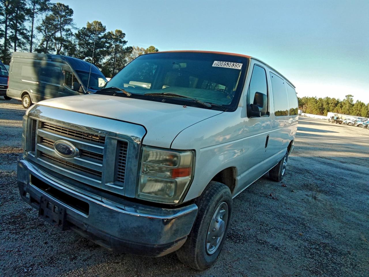 FORD ECONOLINE 2010