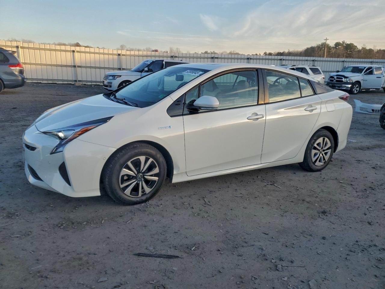 TOYOTA PRIUS 2017