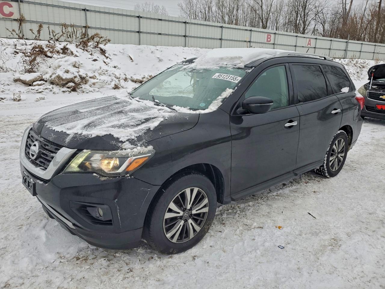 NISSAN PATHFINDER 2017