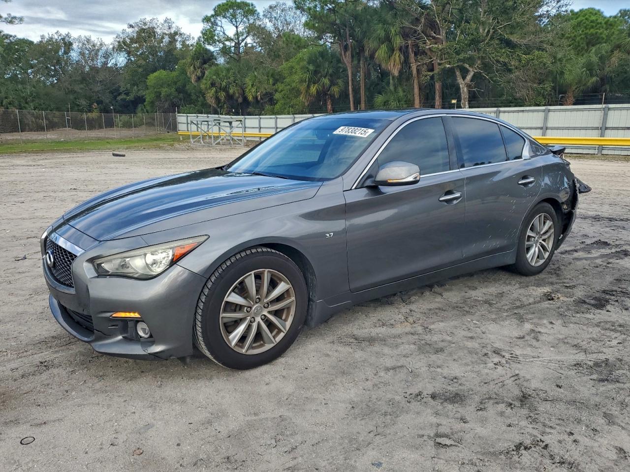 INFINITI Q50 2015