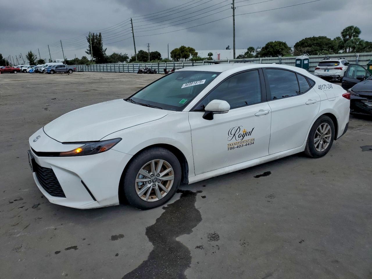TOYOTA CAMRY 2025