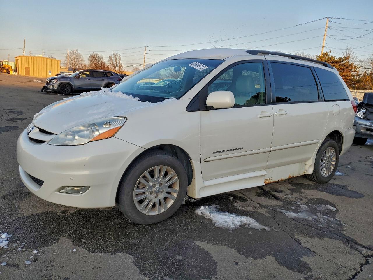 TOYOTA SIENNA XLE 2009