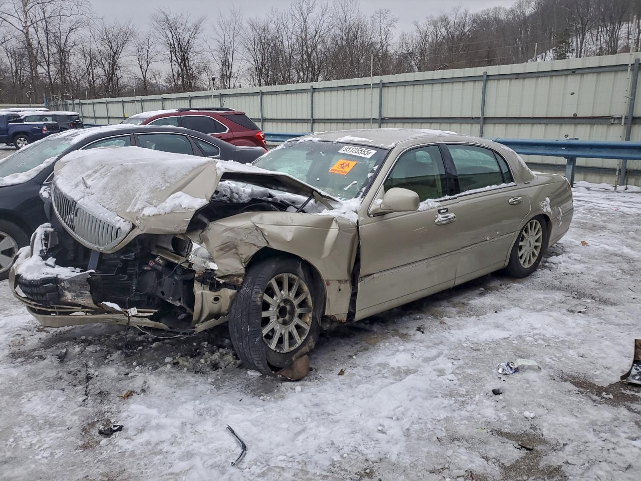 LINCOLN TOWN CAR S 2006