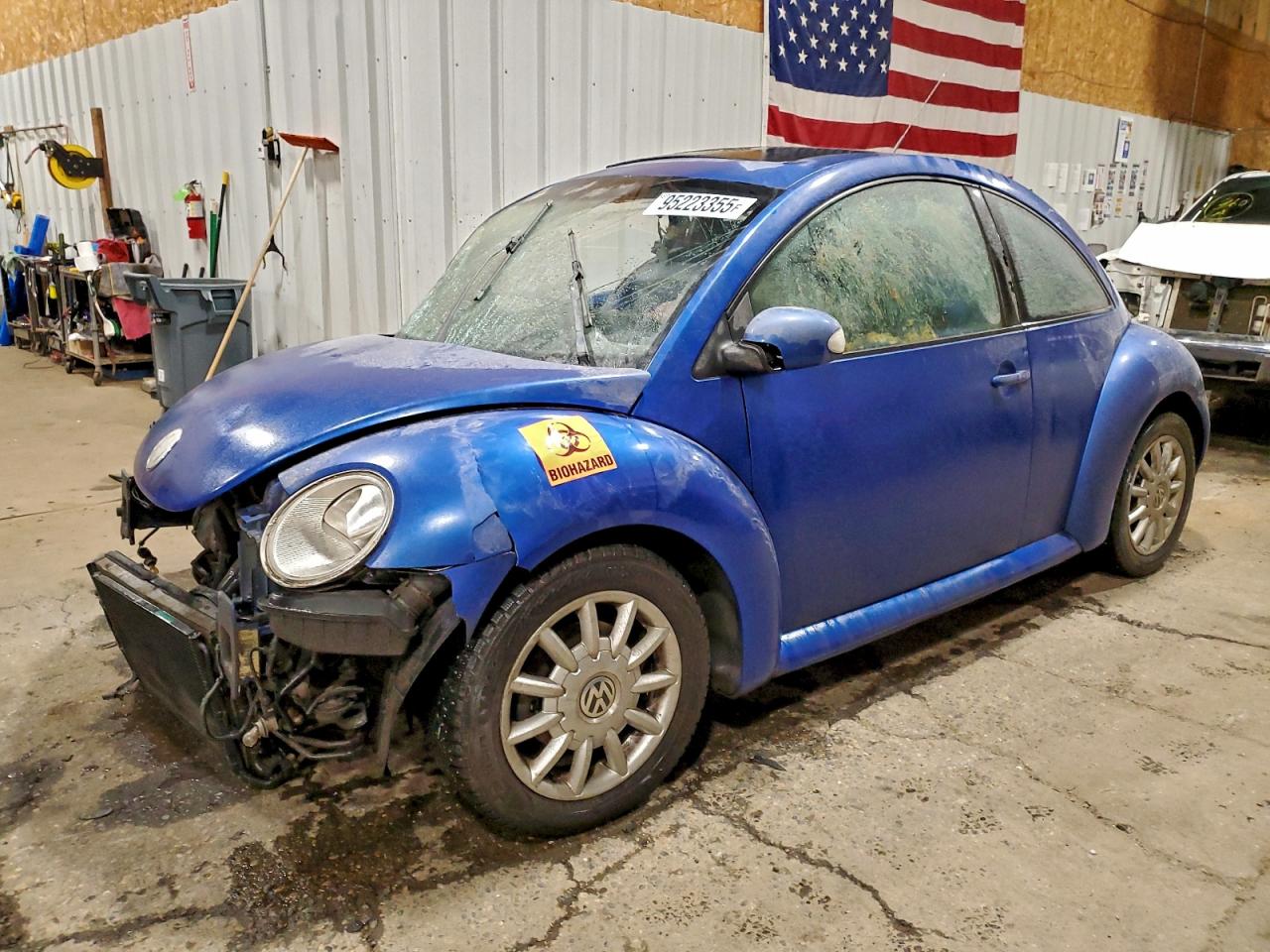VOLKSWAGEN NEW BEETLE 2004
