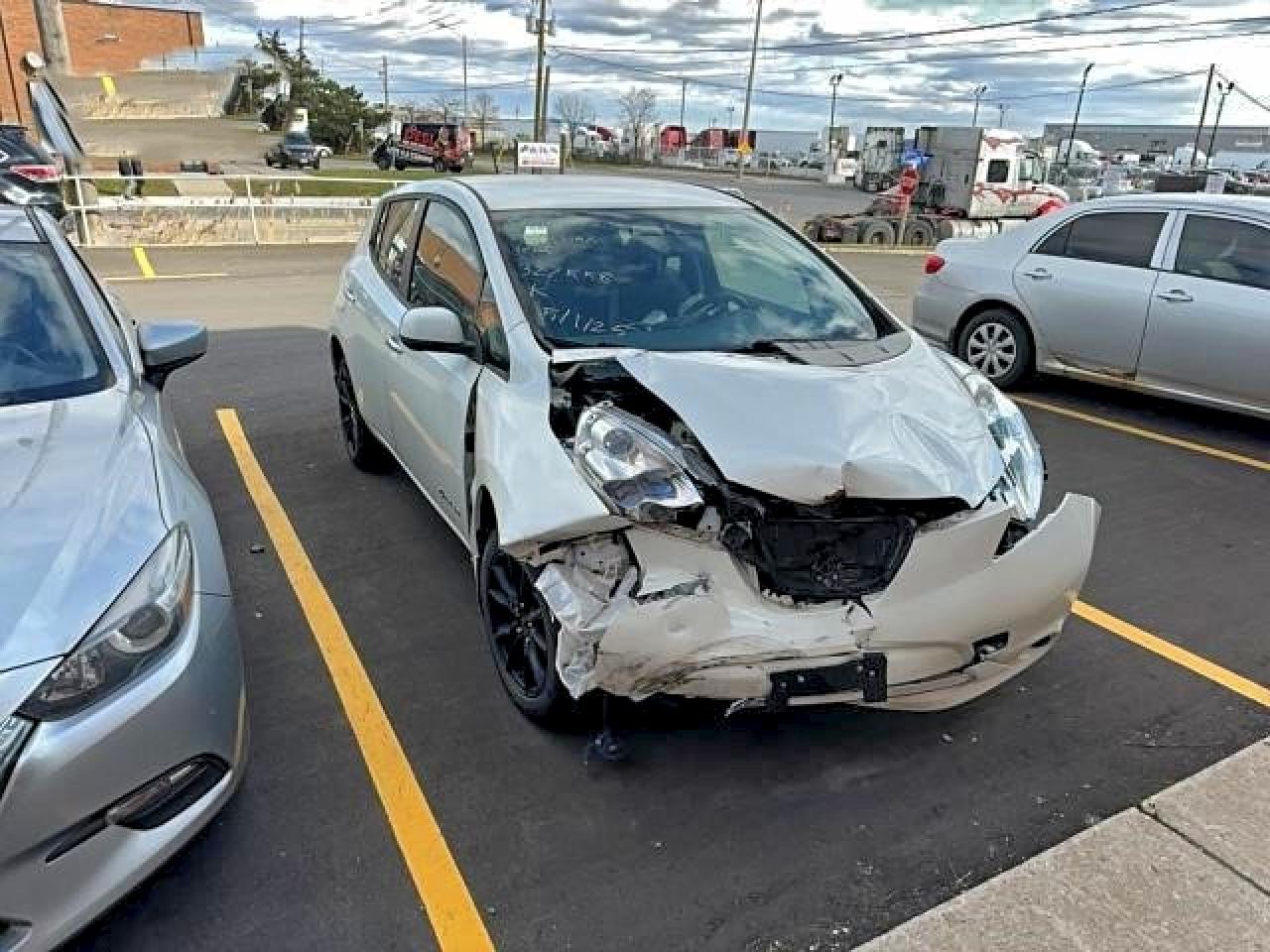 NISSAN LEAF S 2015