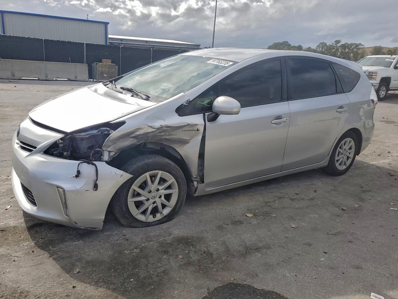 TOYOTA PRIUS V 2012
