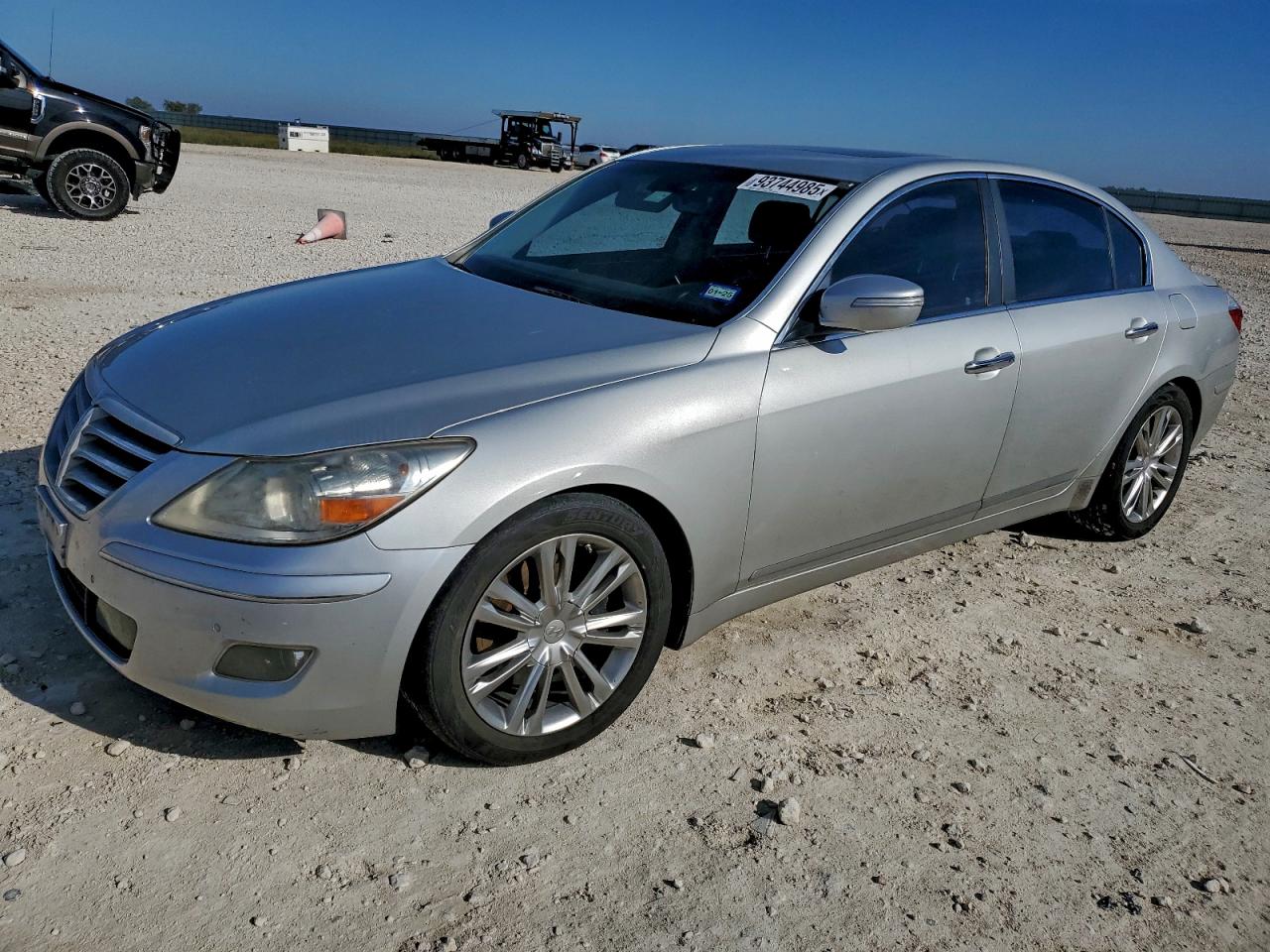 HYUNDAI GENESIS 4. 2011