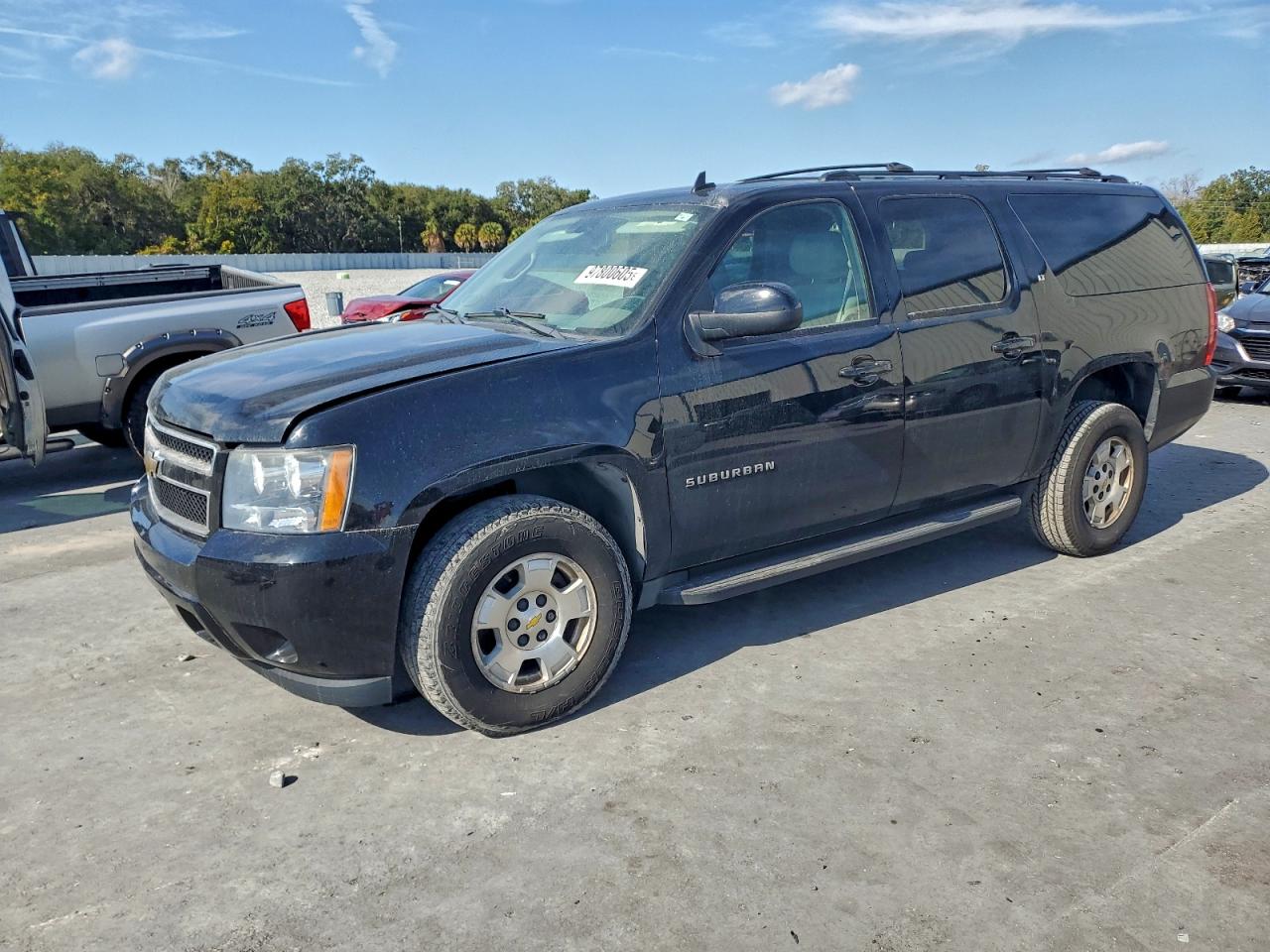 CHEVROLET SUBURBAN K 2011