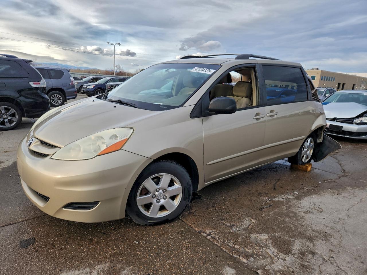 TOYOTA SIENNA CE 2006