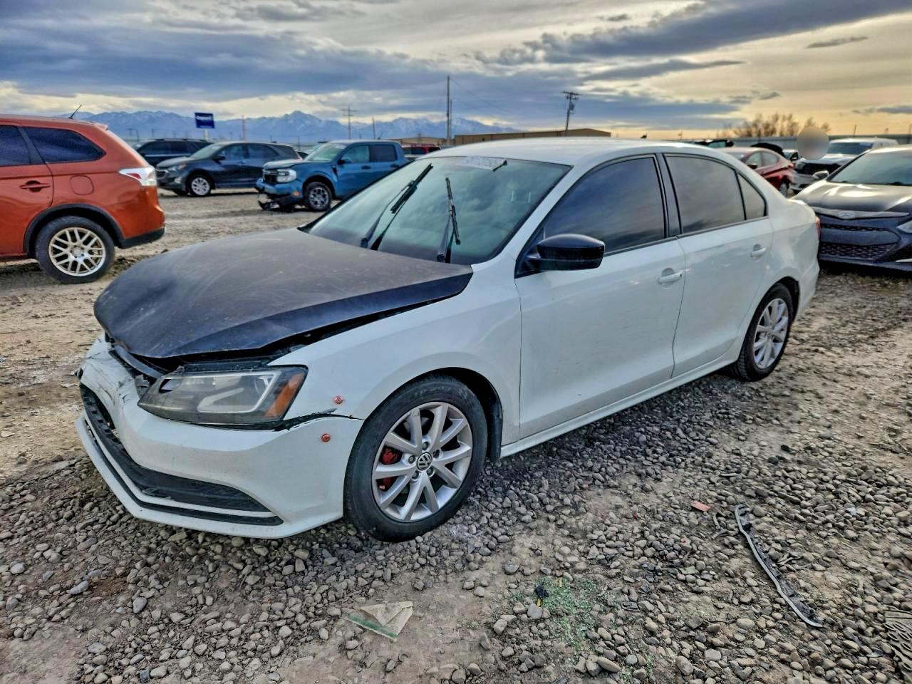 VOLKSWAGEN JETTA 2016