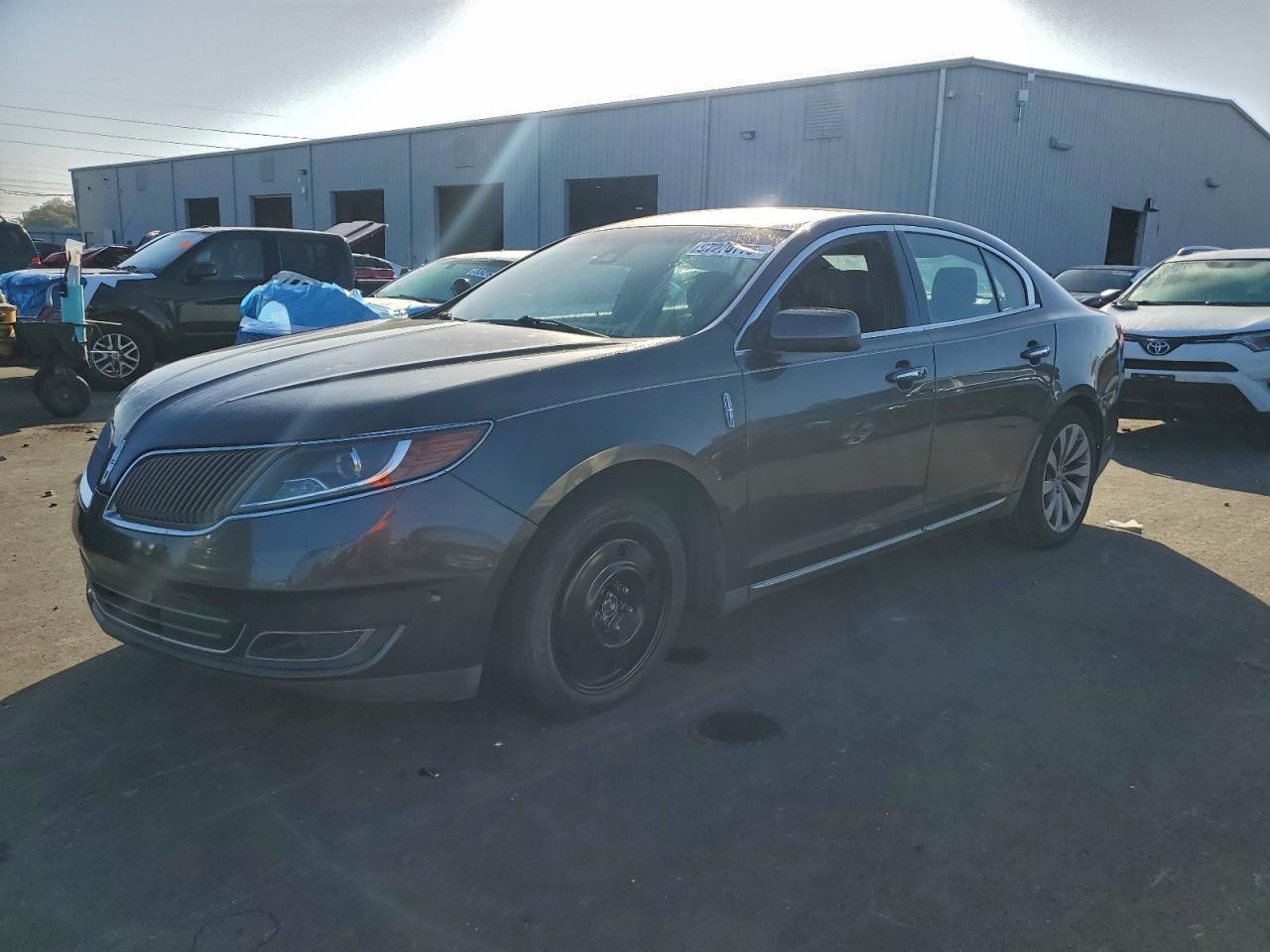 LINCOLN MKS 2015
