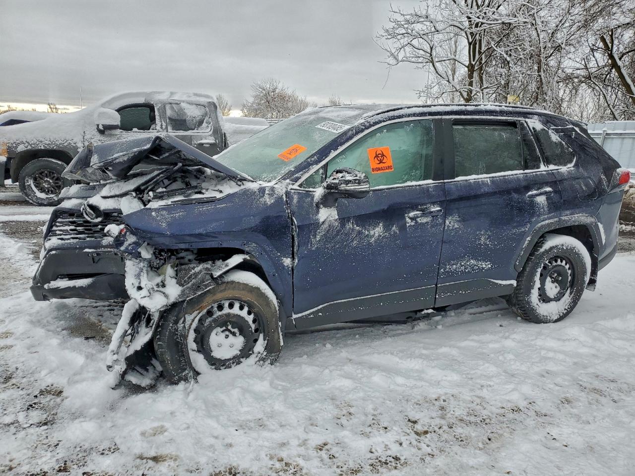 TOYOTA RAV4 XLE 2022